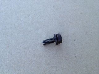 screw small oilpan Chevy 6.2 l 6.5 l diesel