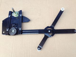 window regulator right door Chevy Pick Up K30 Blazer K5