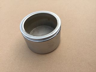 caliper piston Chevy K30 Pick up M1008