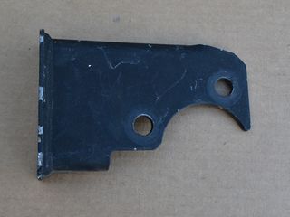Halter Differenzial Ausgang links Hinterachse 10K HMMWV