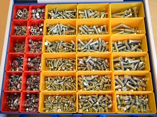 Assortiment de vis en pouces UNF 1550 pièces acier galvanisées 8.8 / Grade 5